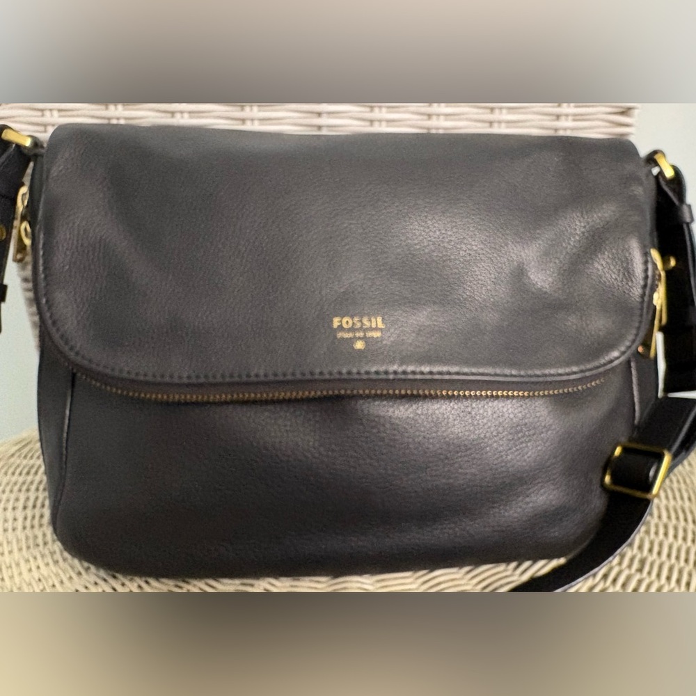 Fossil Preston Black Pebbled Leather Crossbody Bag - Picture 2 of 11